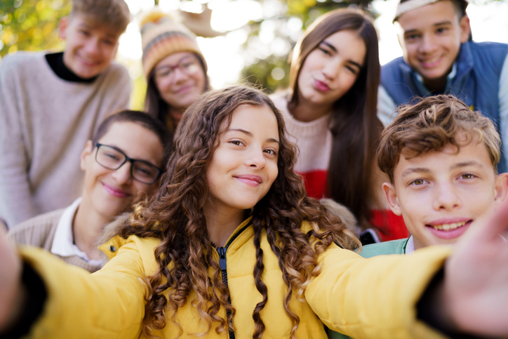 Adolescenza: una fase di passaggio, non solo biologico