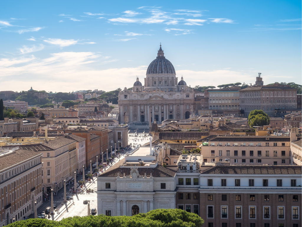 Caldo estremo e Giubileo: i consigli per proteggere i pellegrini